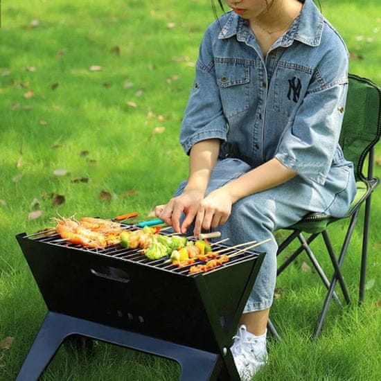 camping equipment foldable grill has small dimensions and is very convenient to transport.