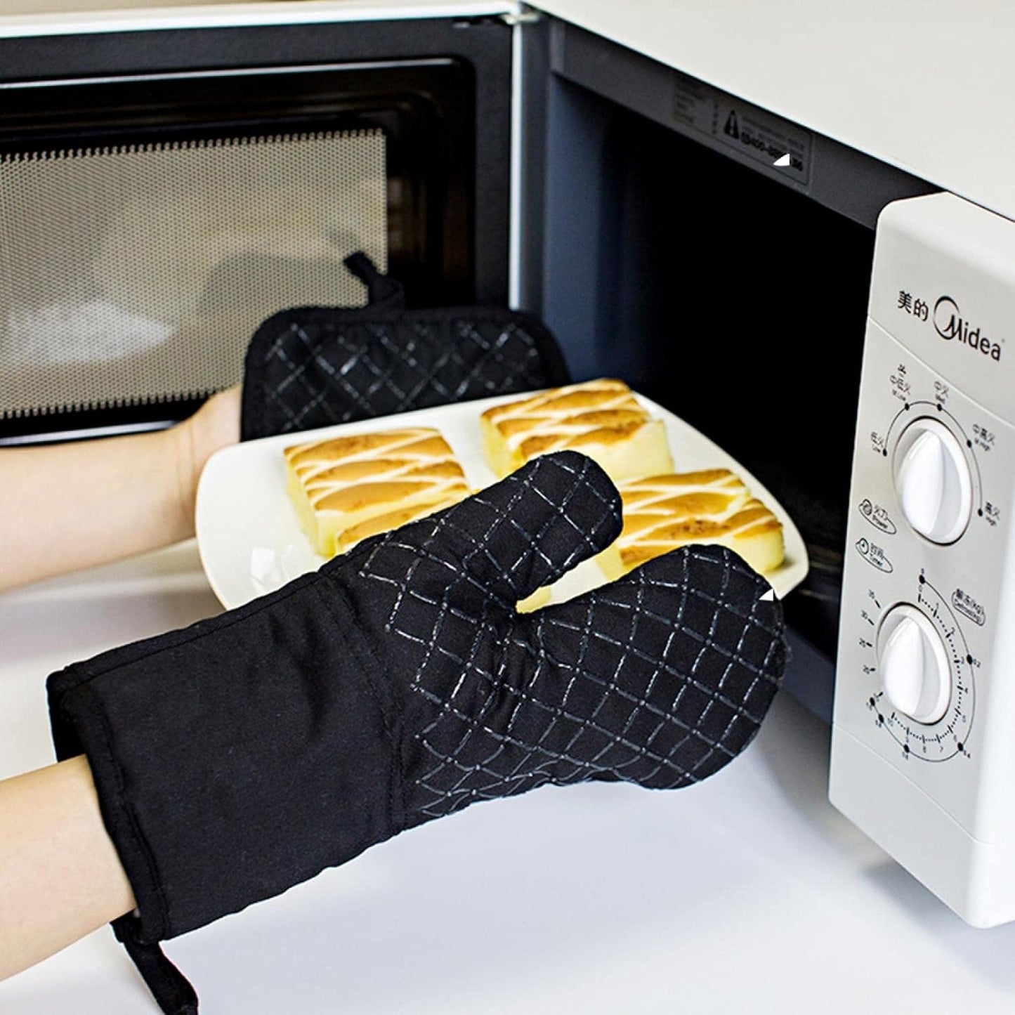 Cotton Silicone Heat Insulation Gloves Thickened and Lengthened Non-Slip Heat-Resistant Microwave Oven Gloves Baking Oven Anti-Scald Gloves