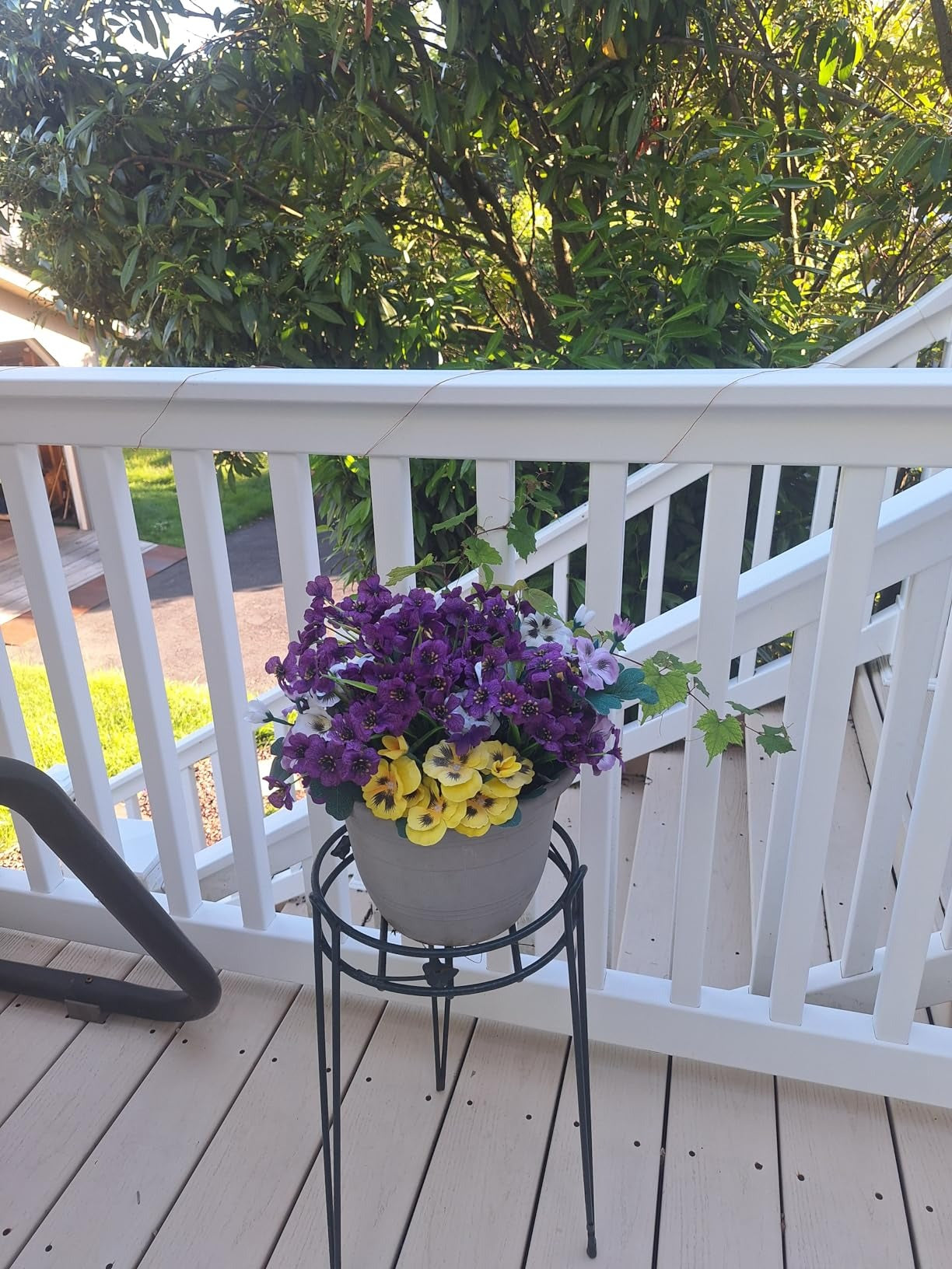 Outdoor Artificial Flowers 21 UV Resistant Bundles Fake Flower Plastic Plants Faux Silk Flowers Porch Hanging Garden Porch Window Box Decorating