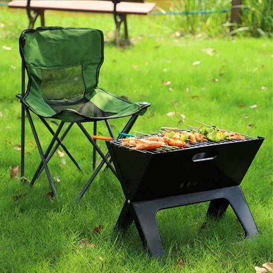 camping equipment foldable grill has small dimensions and is very convenient to transport.