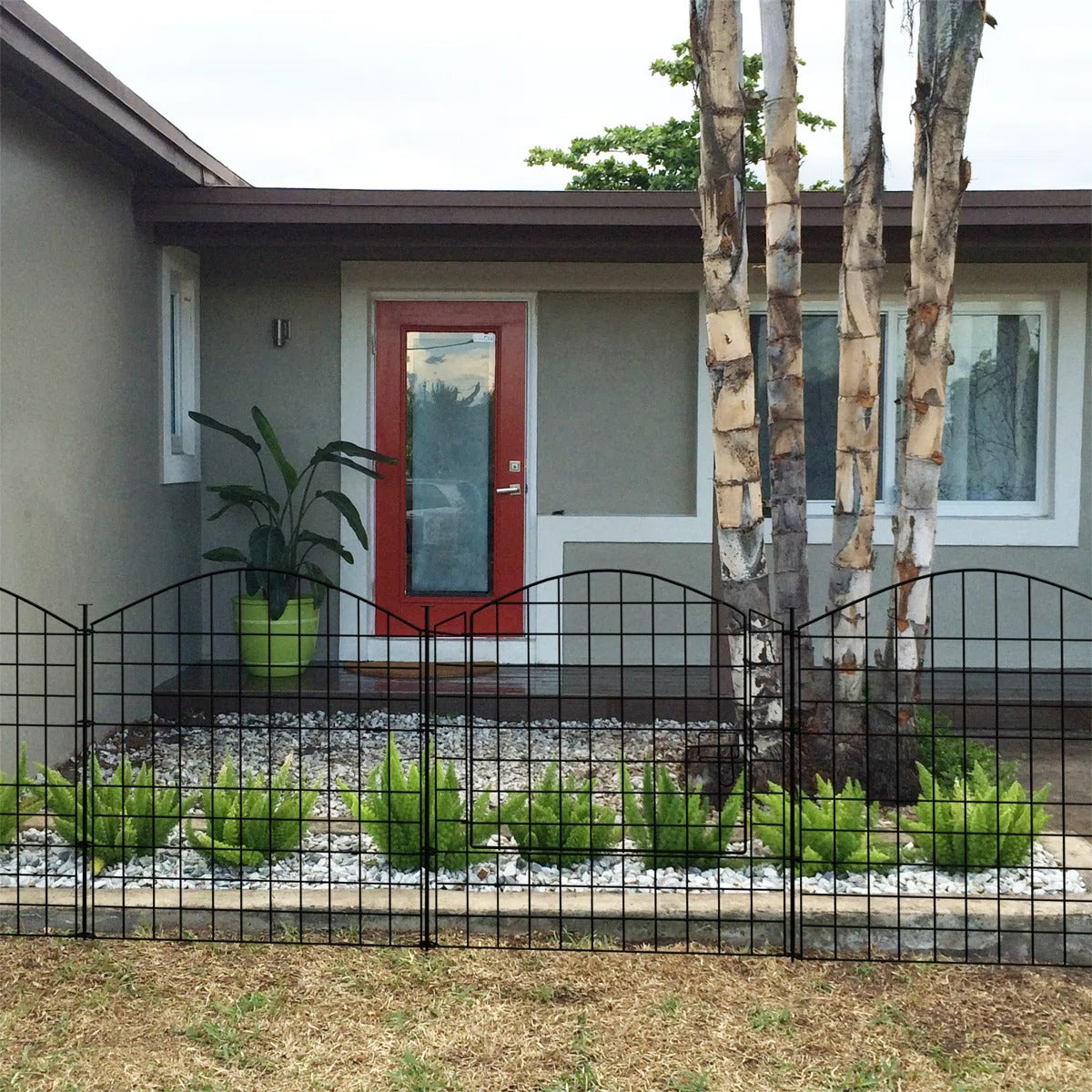 30" H x 29.5" W Black Metal Fencing with 5 Panels Included