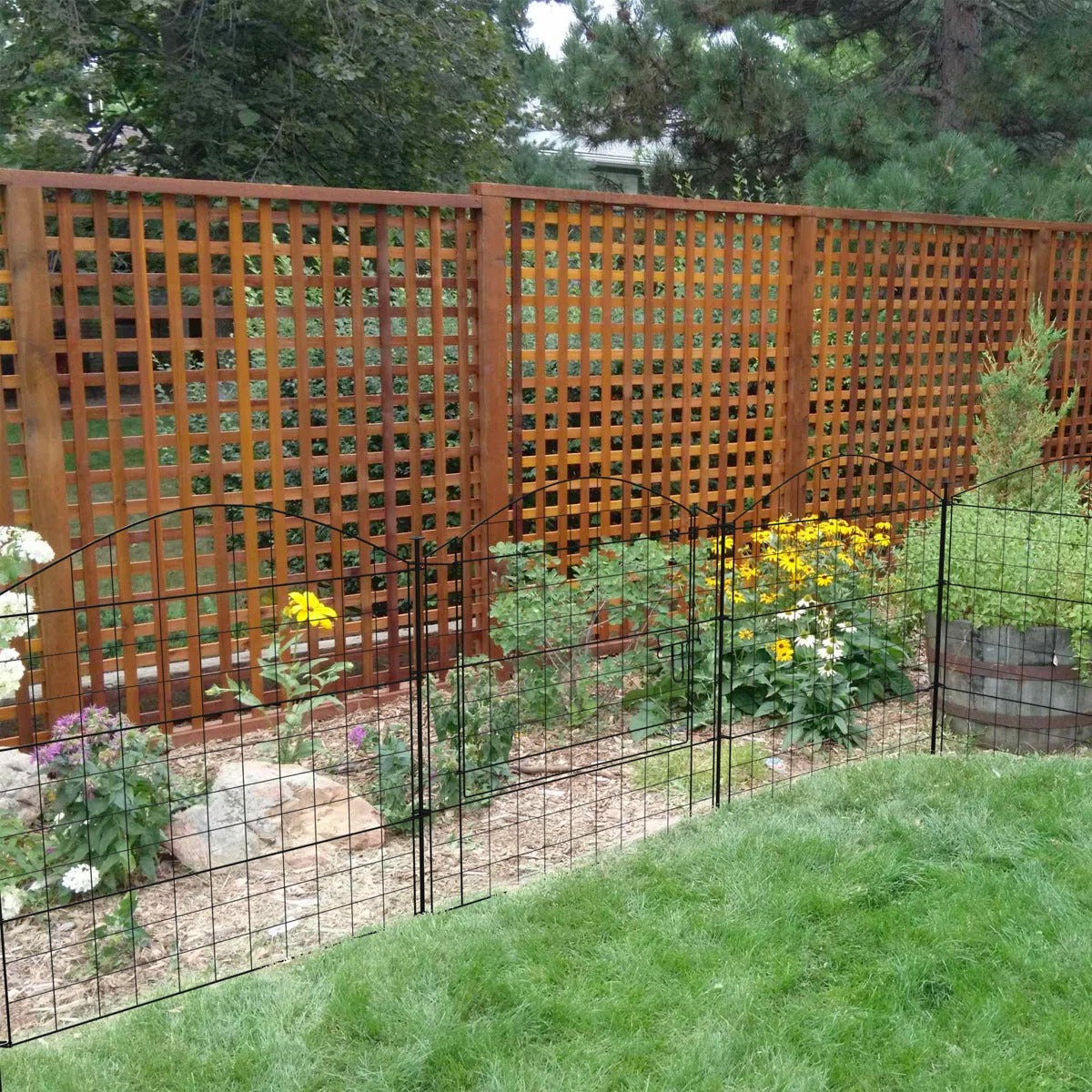 30" H x 29.5" W Black Metal Fencing with 5 Panels Included