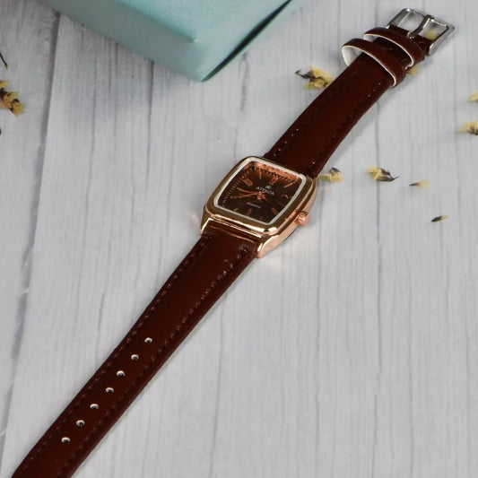 Stylish Unisex Square Quartz Watch with Small Dial, Elegant Leather Strap, Retro Minimalist Design