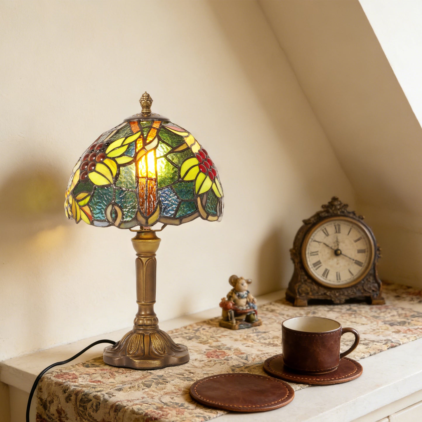 Vintage Tiffany Style Grape Stained Glass Table Lamp - Art Glass Bedside Lamp with Bronze Base