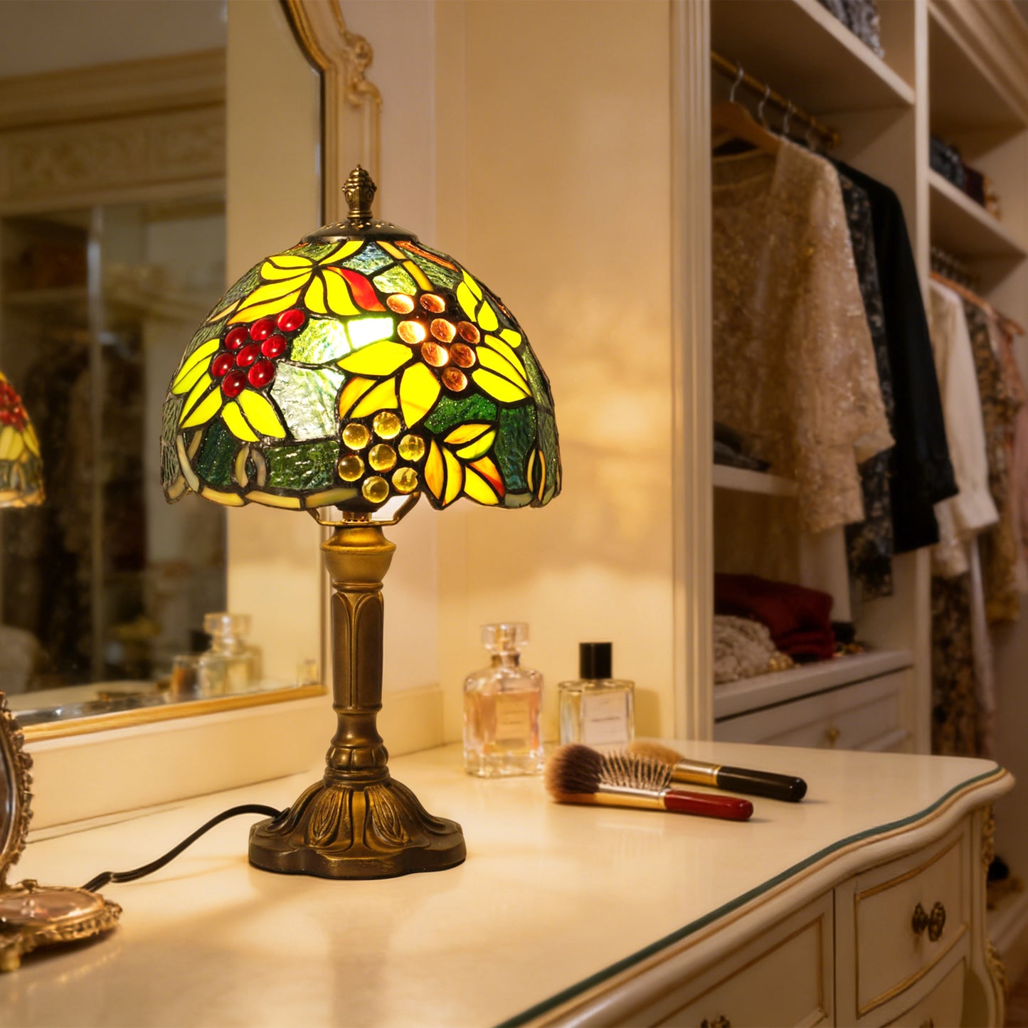Vintage Tiffany Style Grape Stained Glass Table Lamp - Art Glass Bedside Lamp with Bronze Base